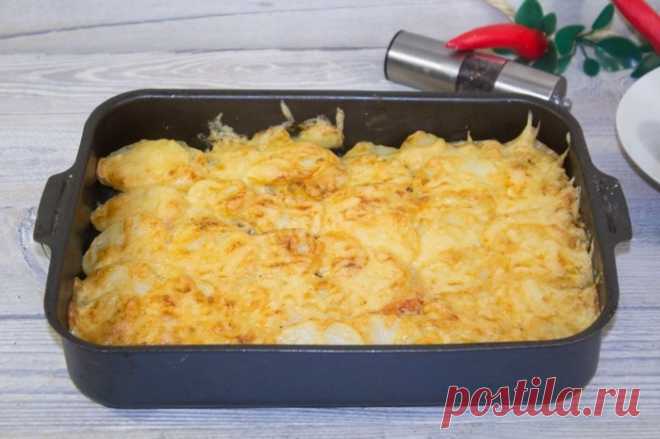 БЛЮДО ИЗ СЕРИИ «ЛЕГКО, БЫСТРО, ВКУСНО». ВЫСШИЙ ПИЛОТАЖ! картошка 
мясо (свинина или говядина) 
лук 
сыр 
чеснок 
майонез 
петрушка 
соль, перец