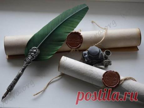 Calligraphy scroll An original gift for your loved ones is a scroll made in the authors calligraphic technique: Slavic ligature. The prayer Our Father is written on the roll, it will suit as a gift not only for believers but also for connoisseurs of extraordinary and beautiful gifts. Scroll size: A3