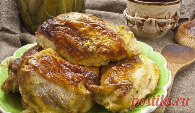 Курица в кефире "Чтоб мы так жили!" Отличный рецепт запеченной курицы с кефиром и набором пряных приправ. Предварительно замоченная куриная грудка в кефире со специями делает мясо бесподобно мягким, сочным и вкусным...Курица - тушка весом 1,6 кг,Кефир - 500 млЛук репчатый - 1 шт. Паприка - 1 ч.л. Соль - 1 ч.л. Смесь перцев - 1 щепотка,  Сухой укроп - 1 щепотка. ...