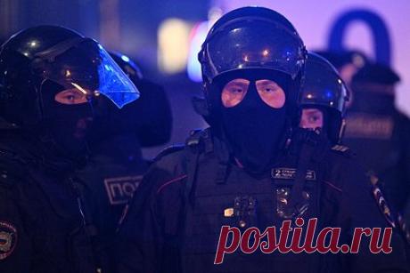 В ряде регионов России пресекли попытки проведения несогласованных акций. В нескольких регионах России были пресечены несанкционированные акции. Об этом сообщила официальный представитель МВД России Ирина Волк. Она уточнила, что число участников было незначительно, осложнения оперативной обстановки не допущено. Нарушителей доставили в территориальные подразделения полиции.