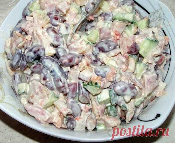 САЛАТ С КУРИЦЕЙ И ФАСОЛЬЮ