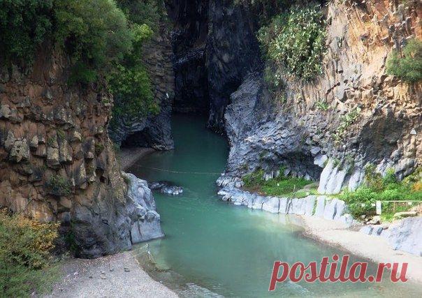 Одно из природных чудес Сицилии – ущелье Алькантара - Путешествуем вместе