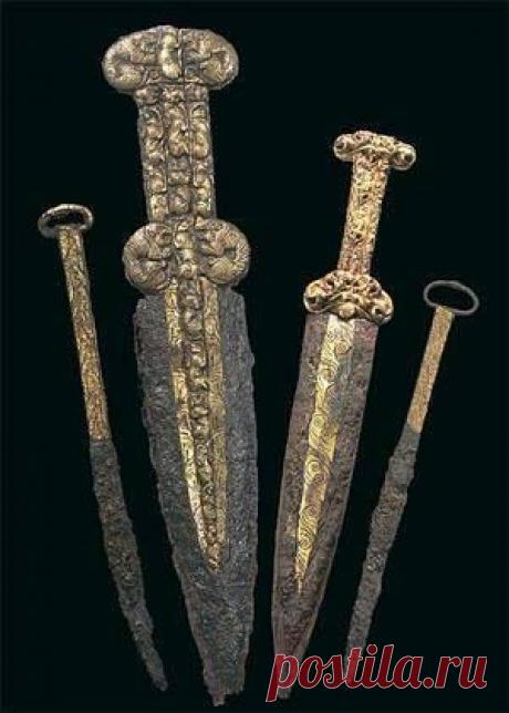 Скифские железные акинаки и ножи с золотым напылением. | Наша Мировая История