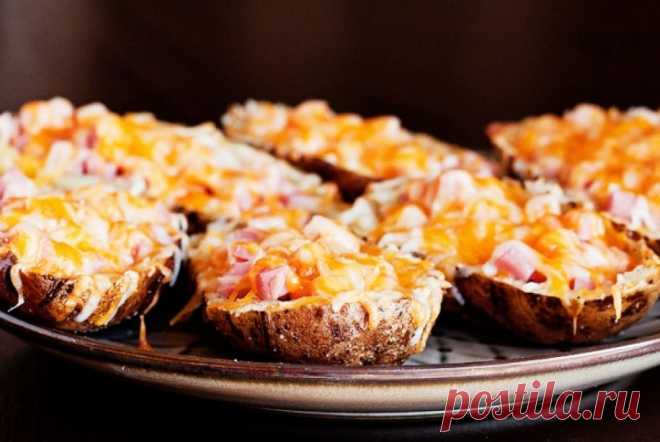 Печеный картофель с ветчиной и сыром, фото рецепт
