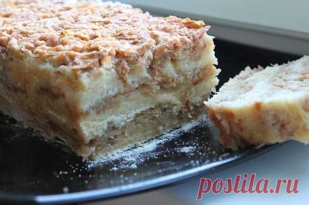 Болгарский яблочный пирог.

Этот удивительно вкусный, нежный яблочный пирог с манкой является блюдом болгарской кухни. Если вы сейчас вдруг подумали: «Как это так, печь пирог из манки!», поспешу вас заверить, что ТАКОЙ пирог вас точно не разочарует. Во-первых, сам кулинарный рецепт необычайно прост, не требует никаких особенных кулинарных навыков. Во-вторых, готовится он не просто быстро, а очень быстро. Ну и, наконец, как я уже говорила, он изумительно вкусный. Результат ...