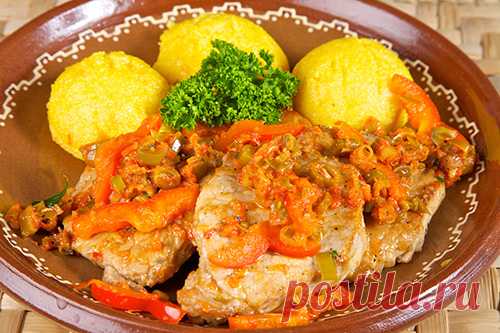 Свинина, тушенная с вином и луком-пореем - Блюда из мяса свинины