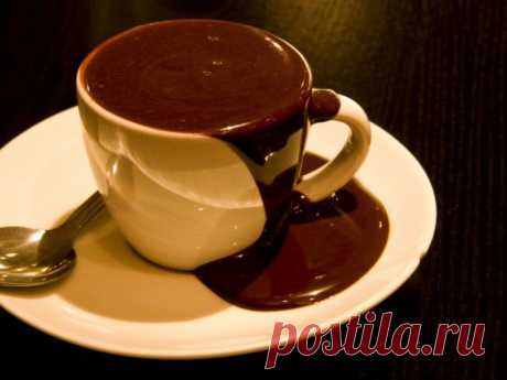 Красный горячий шоколад.