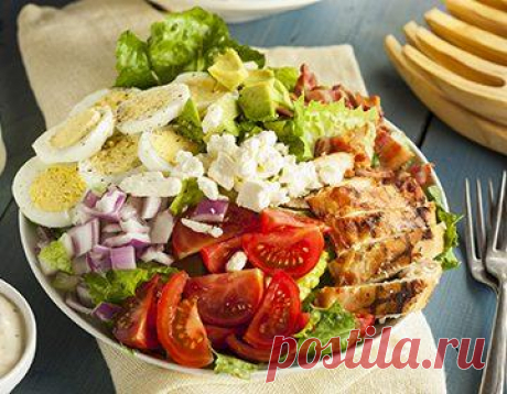 Салат «Мужской каприз»: рецепты с говядиной, курицей, ветчиной, грибами и варианты заправок | Краше Всех