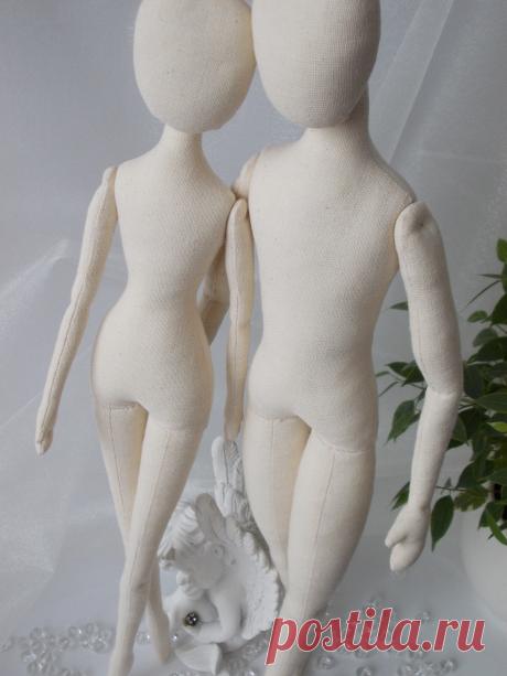 Finished Blank Girl Doll BODY measures 17 inches (42 cm) tall.
Finished Blank Boy Doll BODY measures 18 inches (45,5 cm) tall
The PDF pattern is full size, no scaling needed. Medium skill level for sewing.

The blank doll bodies are ready for your own creativity. You can personalize them by adding your choice of hair and clothing.