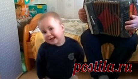 Дед с внуком зажигают))) Вот это я понимаю,воспитание!