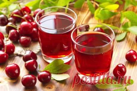 Летний компот из вишни и черешни