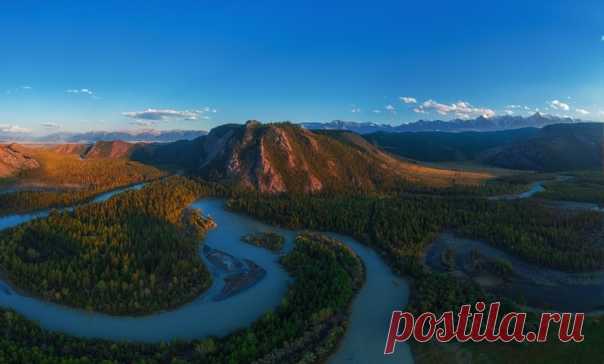 Курайская степь и река Чуя, Горный Алтай. Снимал Руслан Олинчук: nat-geo.ru/community/user/178670/