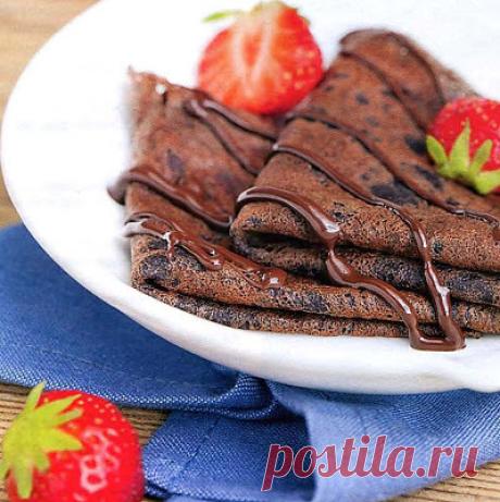 шоколадные блины
1 ст муки;  1 ст молока ; 1 ст воды ; 1 ст ложка сахара;  3 яйца 
соль на кончике ножа 
1-2 ложки растительного масла 
какао-2 ложки
Взбить яйца до появления легкой пены, добавить сахар и соль.Влить в яйца стакан молока и продолжать взбивать. Затем добавить стакан воды. Муку просеять, смешать с какао и по ложке добавить в жидкость. Добавить растительное масло. Тщательно размешать, чтобы не образовались комки. Выпекать на разогретой сковороде, периодически ...