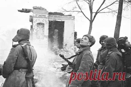 #Этот_день_в_истории@histvoendok #Великая_Отечественная_война@histvoendok #Битва_за_Москву@histvoendok 
 
79 лет назад, 5 декабря 1941 года, началась #Калининская_наступательная_операция - операция советских войск на калининском направлении, первая операция в ходе советского контрнаступления в Битве за Москву. 
 
Проводилась силами Калининского фронта (командующий - генерал-полковник Конев). 
 
В начале декабря 1941 года в районе Калинина была сосредоточена ударная группир...