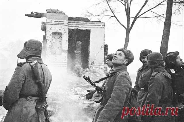 #Этот_день_в_истории@histvoendok #Великая_Отечественная_война@histvoendok #Битва_за_Москву@histvoendok 
 
79 лет назад, 5 декабря 1941 года, началась #Калининская_наступательная_операция - операция советских войск на калининском направлении, первая операция в ходе советского контрнаступления в Битве за Москву. 
 
Проводилась силами Калининского фронта (командующий - генерал-полковник Конев). 
 
В начале декабря 1941 года в районе Калинина была сосредоточена ударная группир...