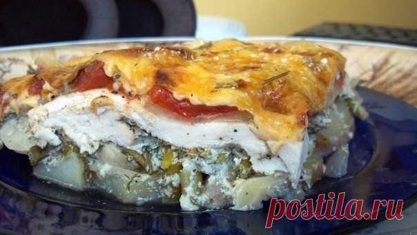 Запеканка с курицей,картофелем,шампиньонами,помидорами и сыром