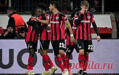 "Байер" и "Вест Хэм" вышли в 1/8 финала футбольной Лиги Европы. "Байер" обыграл "Селтик" со счетом 3:2, "Вест Хэм" победил "Рапид" - 2:0