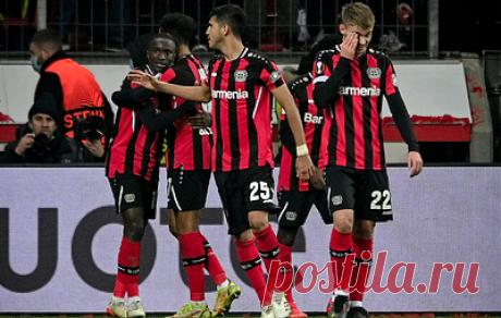 &quot;Байер&quot; и &quot;Вест Хэм&quot; вышли в 1/8 финала футбольной Лиги Европы. &quot;Байер&quot; обыграл &quot;Селтик&quot; со счетом 3:2, &quot;Вест Хэм&quot; победил &quot;Рапид&quot; - 2:0