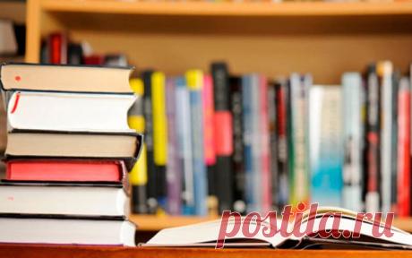 10 захватывающих книг про викингов 10 захватывающих книг про викингов 1. Бернард Корнуэлл "Воины бури" Британия, раннее Средневековье, долгая война. Раз за разом армии норманнов вторгались в Мерсию и Уэссекс, истребляя саксов в битве, но им так и не удалось завоевать британский остров целиком...