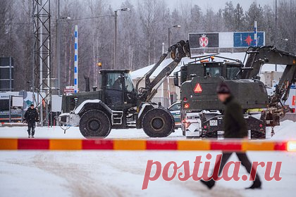 В России отреагировали на отказ Финляндии вести дискуссии по ситуации на границе. Отказ Финляндии вести политические дискуссии с Россией по ситуации на границе — это очередная ошибка руководства страны. Так отреагировал на решение Хельсинки председатель комитета Совета Федерации по международным делам Григорий Карасин в беседе с «Лентой.ру». По его мнению, переговоры необходимы.