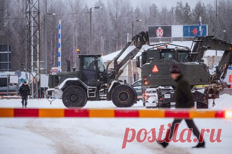 В России отреагировали на отказ Финляндии вести дискуссии по ситуации на границе. Отказ Финляндии вести политические дискуссии с Россией по ситуации на границе — это очередная ошибка руководства страны. Так отреагировал на решение Хельсинки председатель комитета Совета Федерации по международным делам Григорий Карасин в беседе с «Лентой.ру». По его мнению, переговоры необходимы.