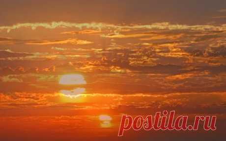 Закатом обнимая бренность, рождается Рассвет...