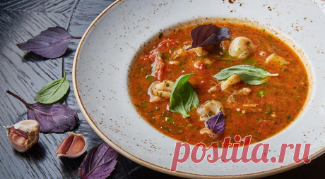 Суп томатный с кальмарами
