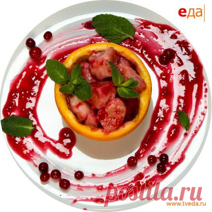 Рецепт. Ленивые апельсиновые вареники с брусничным соусом и апельсиновым смузи