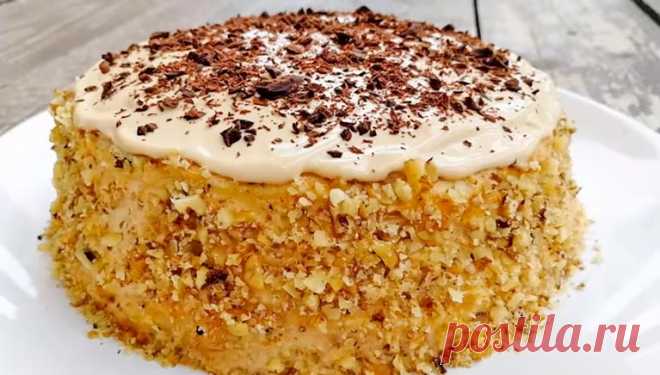 Торт с ЧЕРНОСЛИВОМ на СКОВОРОДЕ: нежный, сочный и очень вкусный Нежный сочный торт, с вкраплениями грецких орехов, настолько мягкий, что тает во рту: можно и жевать.