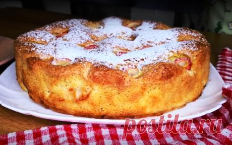 Шарлотка: новый рецепт яблочного пирога. Вкусно и красиво Шарлотка является одним из самых популярных рецептов яблочного пирога. Однако, не все знают, что шарлотка — это французский десерт из яблок. Классический французский рецепт шарлотки подразумевает добавление заварного крема, ликера и иных фруктов, кроме яблок. В СНГ из шарлотки было решено исключить алкоголь и заварной крем. В итоге получился более скудный по вкусу яблочный пирог. […]