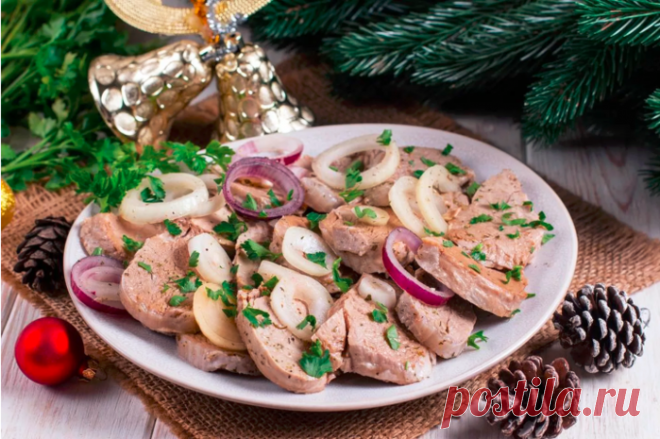 Мясная закуска с маринованным луком для праздничного стола