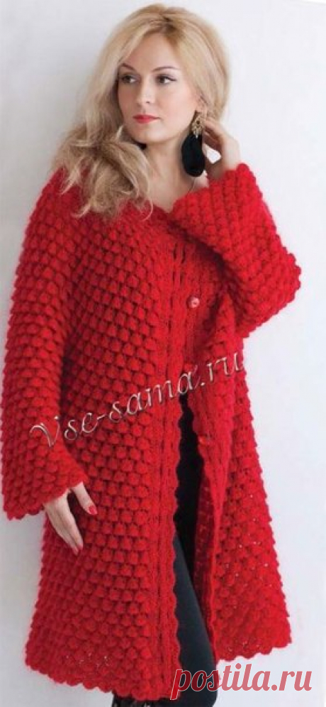 Пальто спицами - Жар-птица 
#вязание #рукоделие #спицы

Модель Олеси Данилюк
Размер 42-48
Модель выполнена спицами.

Вам потребуется:

500 г пряжи «Пушинка» (50 % козий пух, 50 % шерсть, 225 м x 50 г, цвет красный),
150 г пряжи «Вдохновение» (50 % метанит, 50 % акрил, 50 г x 230 м, цвет мулине красный);
4 красные пуговицы в форме сердца;
спицы на леске № 4,5 и № 4.
Полочки и спинка изделия выполняются единым полотном узором, имитирующим чешую.
Рукава вяжутся до пройм отдел...