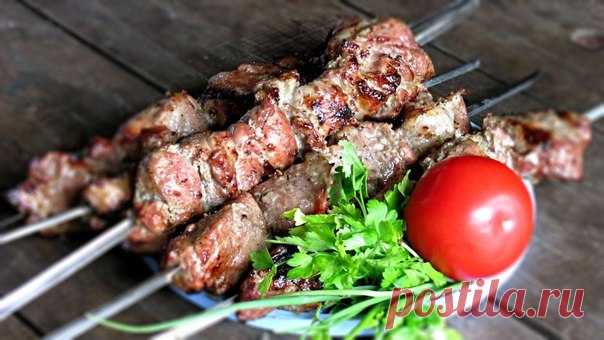 10 простых маринадов для шашлыка. А вы как маринуете?