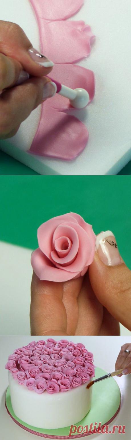 How to DIY Bouquet of Roses Cake Decoration | iCreativeIdeas.com