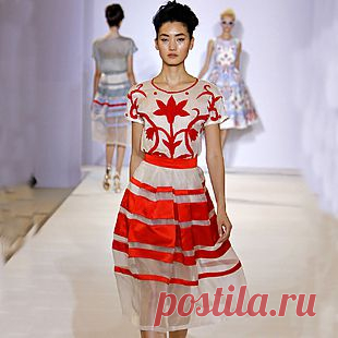 Арт № WOM 034
Платье Marc Jacobs  
Материал: 65%шёлк,35% полиестр
Размеры S,M,L.
Цвет:белый,абрикосовый