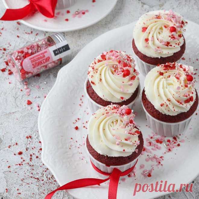 Photo by Товары для кондитеров COOKODEL on February 01, 2022. May be an image of cupcake.