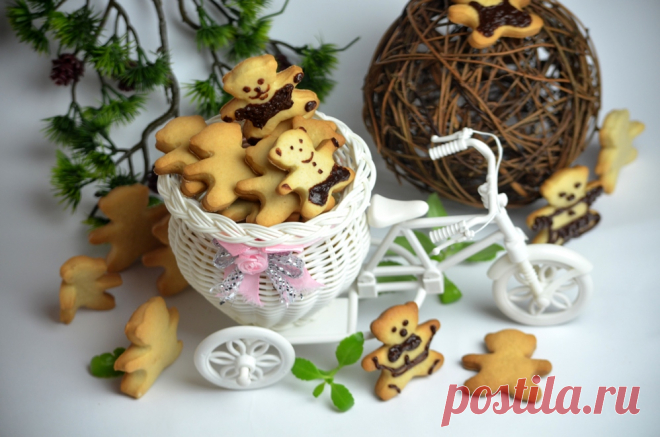 Песочное печенье на рассоле из консервированных помидоров