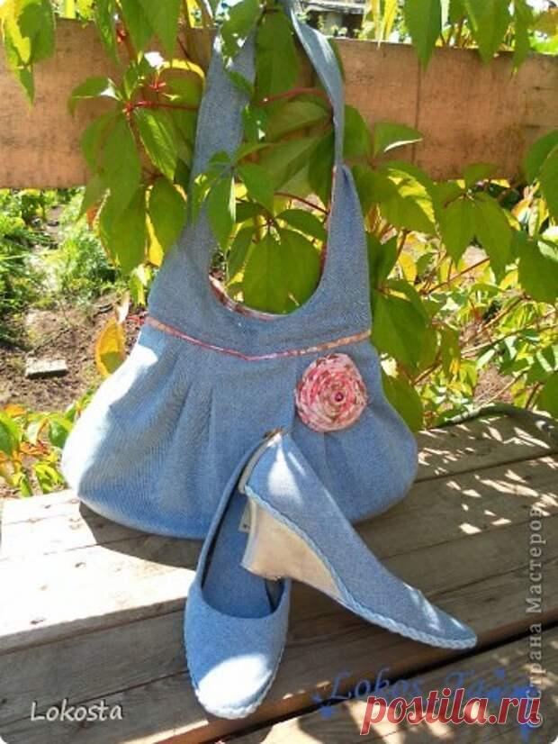 Старые туфли - реанимация 







Были у меня вот такие старые затертые, заношенные туфли, но очень удобные!


 


Как говорится, и выбросить жаль и носить стыдно...
Ну, думаю, если не получится вот тогда и выброшу. Начнем...
…