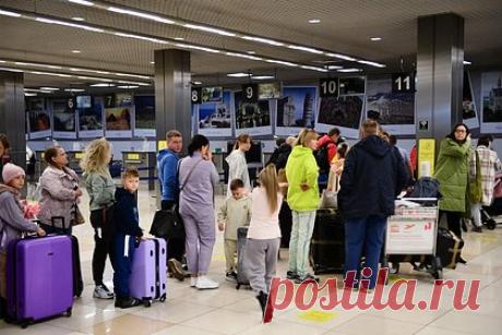 Названы наиболее бюджетные направления для новогоднего отдыха в России. Наиболее бюджетными направлениями для новогоднего отдыха в России названы Нижний Новгород и Вологда. Стоимость проживания и питания в первом из названных городов в отеле невысокой категории на человека составит от 1500 до 2000 рублей. Размещение и питание в Вологде на человека составит от 2000 рублей.