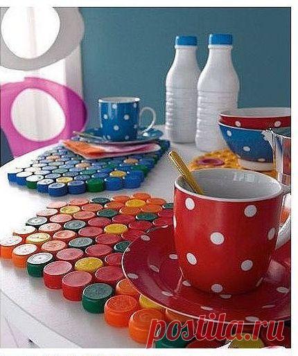 Работы из крышек пластиковых бутылок.