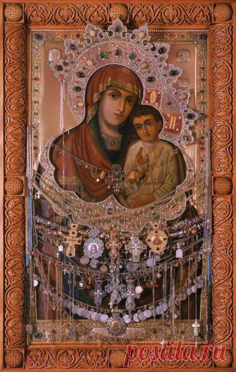 В чем помогает Святогорская икона Божией Матери?