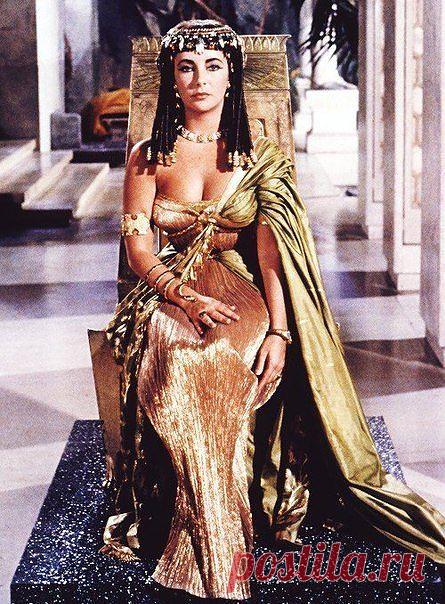 « Мужчины не Боги, им не нужны наши души. »

- Клеопатра