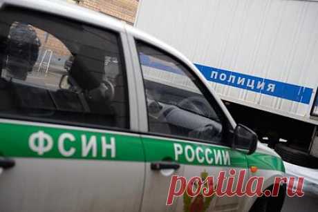 Осужденный за убийство заключенный был пойман после побега из колонии. На Урале задержан сбежавший из колонии-поселения осужденный за убийство Роман Бас. Беглец не оказывал сопротивления сотрудникам ФСИН. 12 ноября сообщалось, что заключенный по фамилии Бас совершил побег из колонии, расположенной в Нижнем Тагиле. Его объявили в розыск.