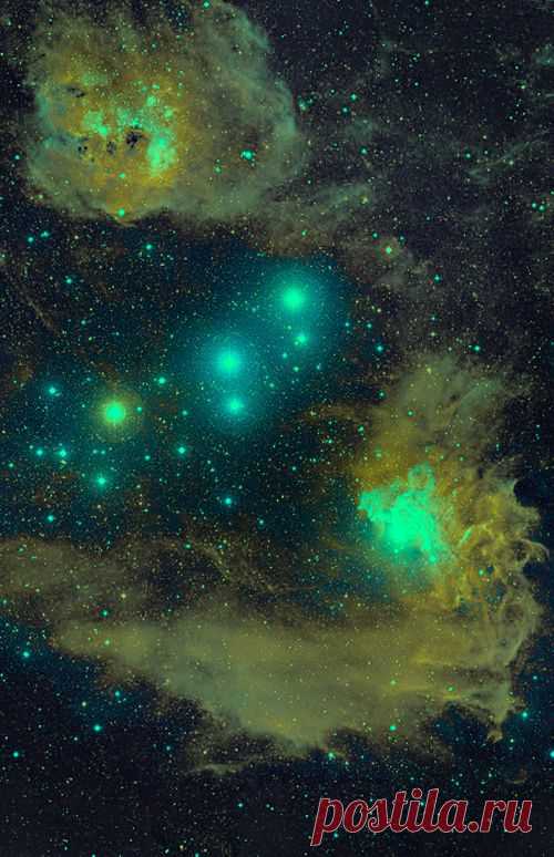 IC 405 is an emission / reflection nebula located in the constellation Auriga.
