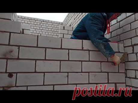 кладка короткого простенка. будни на стройке..