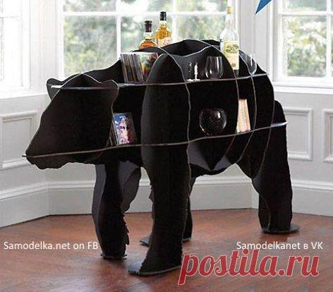 Идея для оригинального мишки-этажерки из фанеры. Построена "из обычного листвого материала с пропилами"...