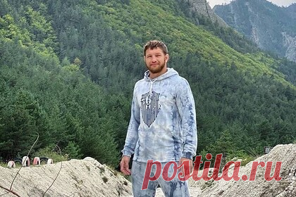 Минееву подарили коня за победу над Исмаиловым. Российскому бойцу смешанного стиля (ММА) Владимиру Минееву подарили коня за победу над соотечественником Магомедом Исмаиловым. Отмечается, что после окончания поединка Минееву передали документы на русского рысака ногайского происхождения. Спортсмен сможет забрать коня в Пятигорске.