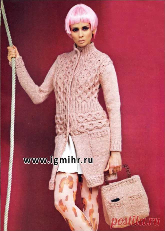 Серо-розовое пальто и сумка, от итальянских дизайнеров. Спицы.