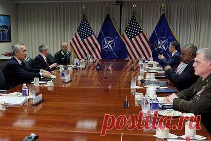 Военный эксперт объяснил желание США ослабить Россию. США в настоящее время активно спонсируют Украину и накачивают ее оружием, чтобы ослабить Россию, а затем перейти к наступлению на Китай. Об этом заявил военный эксперт, политический аналитик Яков Кедми в беседе с БЕЛТА. По его словам, параллельно Вашингтон желает подчинить себе и Европу.