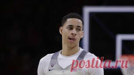 ESPN: игроку G-лиги НБА и его подруге предъявят обвинения в убийстве. Центровому G-лиги НБА Ченсу Команчу и его подруге Сакари Харнден будут предъявлены обвинения в убийстве 23-летней Марайны Роджерс. Читать далее